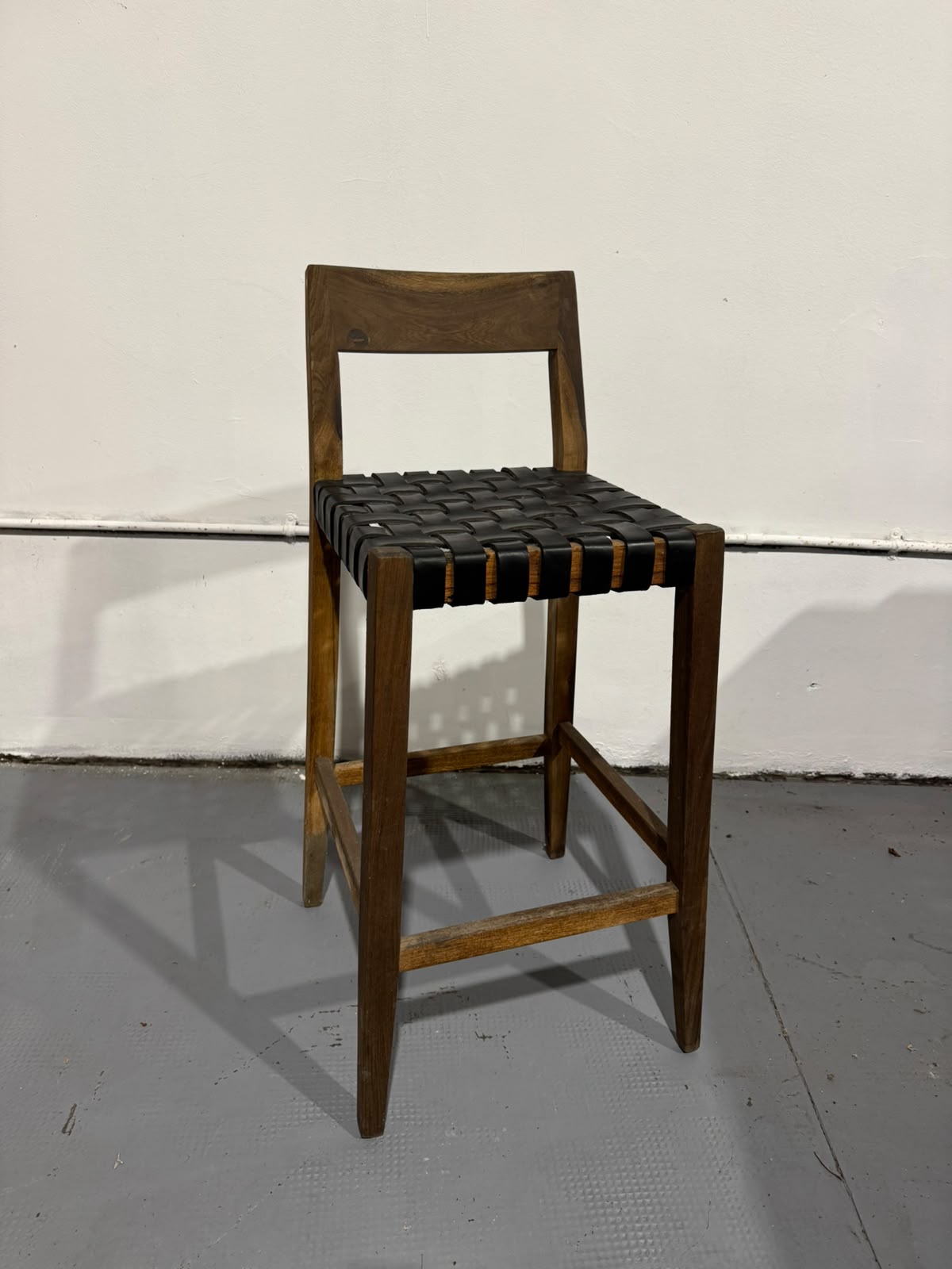 Banqueta Cuero Negro 65cm