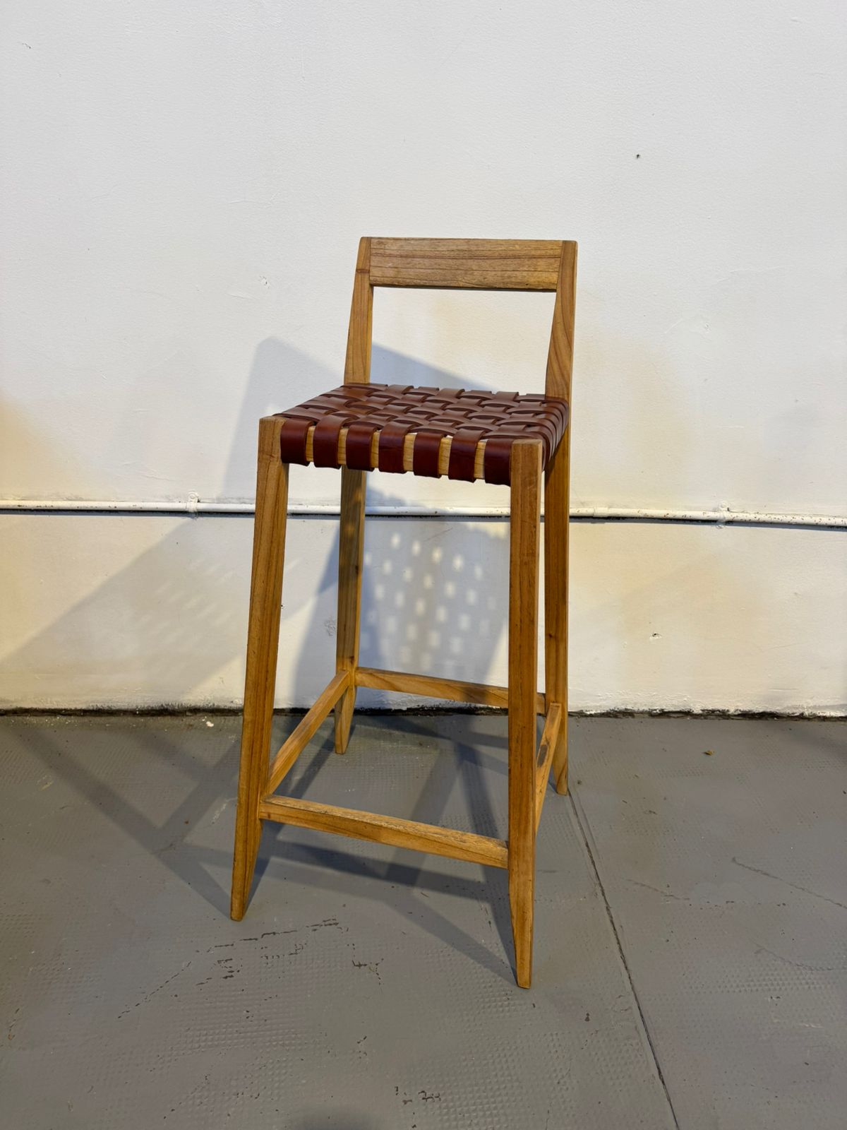 Banqueta Rema Cuero Conñaq 75cm