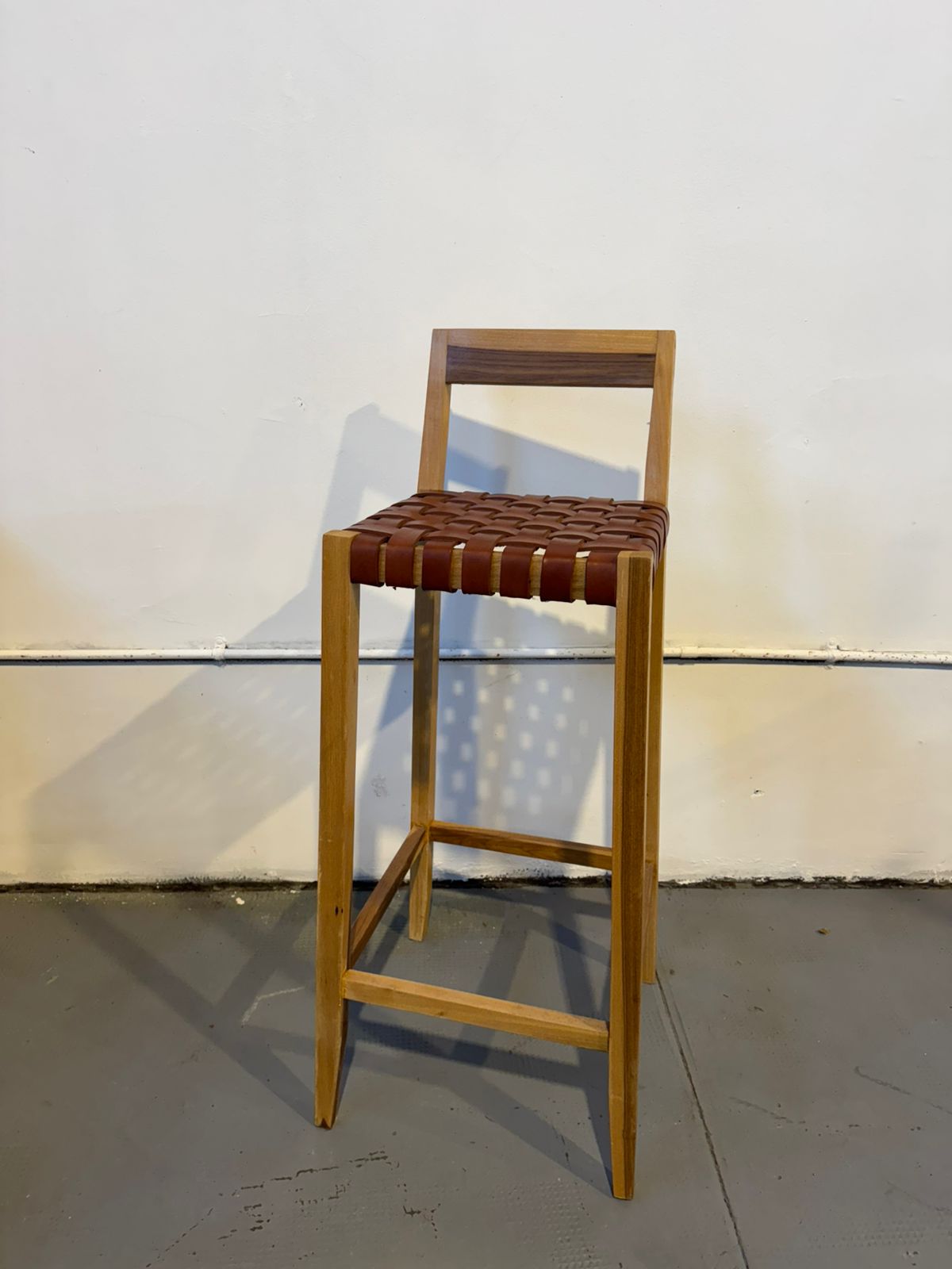 Banqueta Rema Cuero Coñaq 77cm